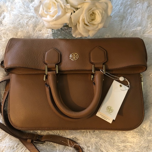 Tory Burch Handbags - NWT🥨TORY BURCH MESSENGER BAG🥨